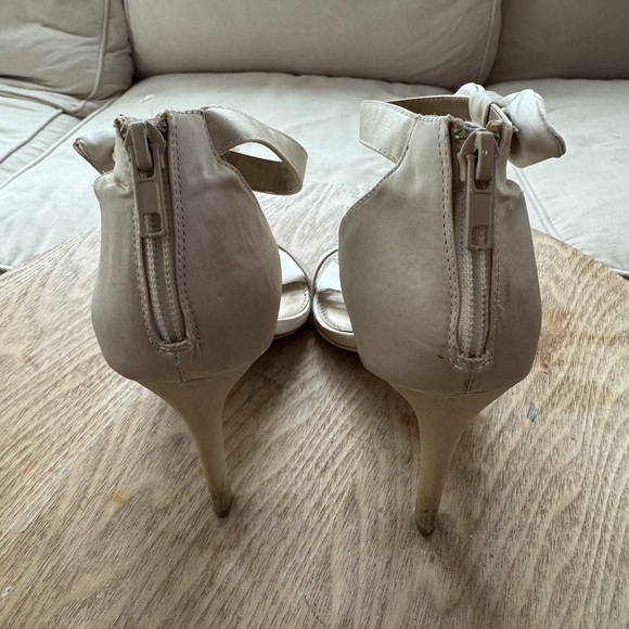 BADGLEY MISCHKA Satin Isabel Pump Champagne Size 7 - Picture 3 of 7